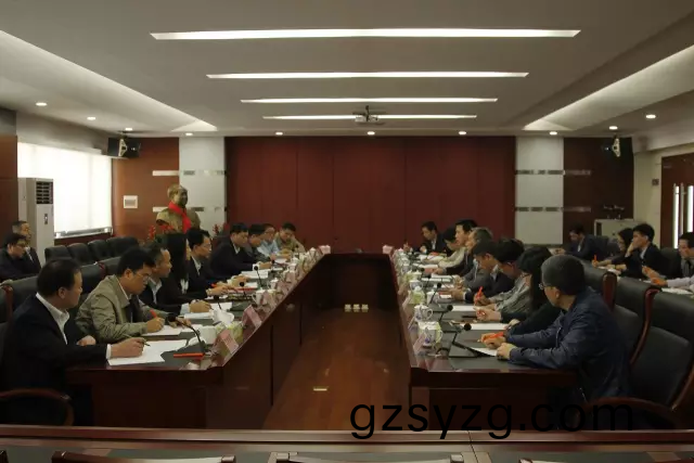 佛山市(shi)政府(fu)领导到“佛(fu)山(shan)照明(ming)”调(diao)研(yan) 希(xi)望佛照实(shi)