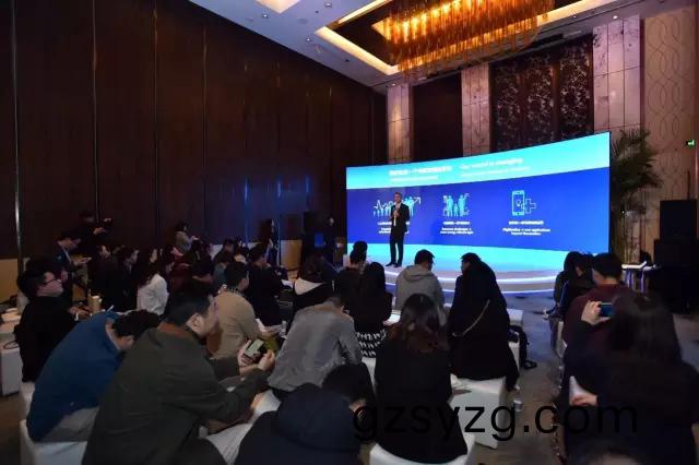 飞(fei)利(li)浦(pu)照明(ming)和(he)中国(guo)移(yi)动的(de)合(he)作