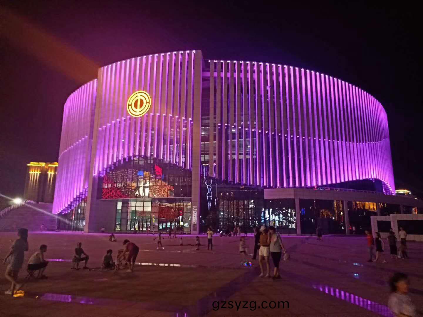 践行工(gong)匠精(jing)神(shen)，我们继续(xu)砥(di)砺(li)前行(xing)